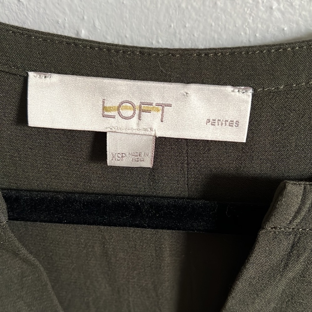 LOFT blouse - Picture 2 of 5